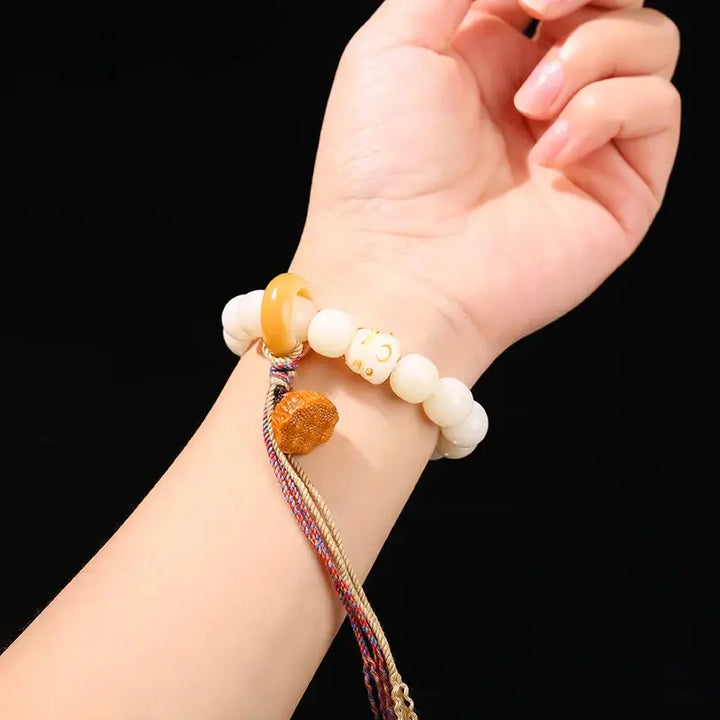 Bracelet en Bois Naturel avec Perles Anneau avec Tête de Lion pour Femme - Bracelet-en-bois.com