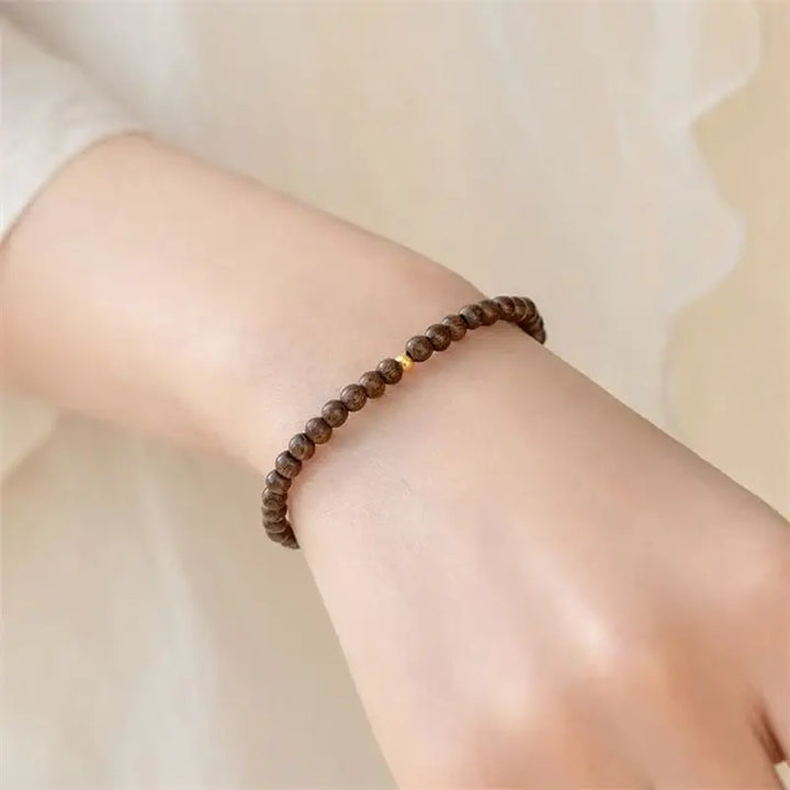 Petit Bracelet en Bois Fin Naturel pour Femmes et Filles - Bracelet-en-bois.com